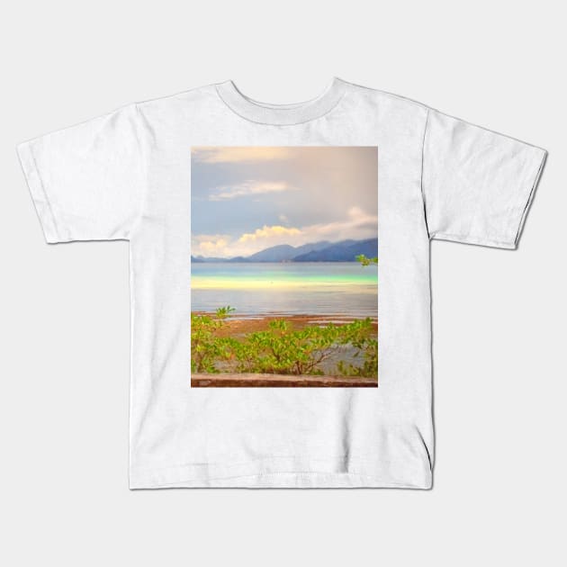 Seychelles. the unbelievable paradise. Kids T-Shirt by terezadelpilar